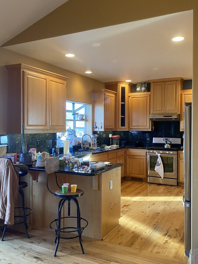 Building Photo - 115 Gold Rush Trail