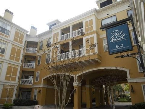 Building Photo - 860 N Orange Ave