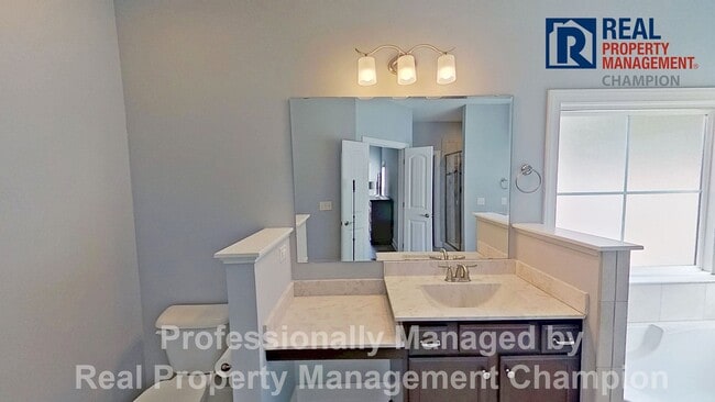 Building Photo - Immaculate 4 BD/3 BA Home w/Screened Porch and Fenced Back Yard