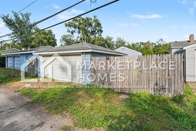 Building Photo - 7432 Beech Ave
