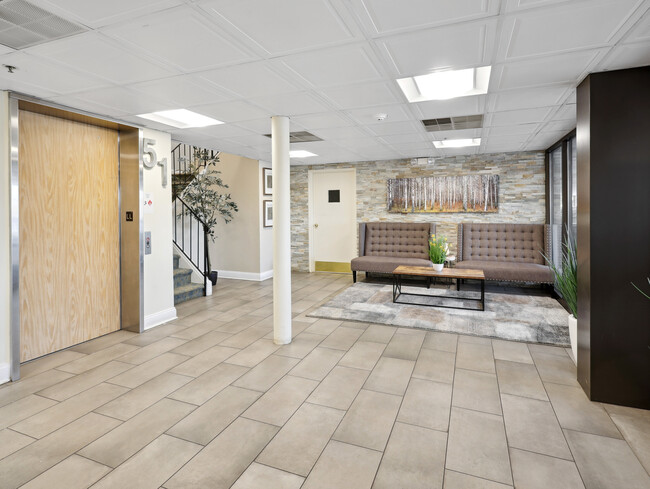 Building Photo - 51 Mount Kemble Ave