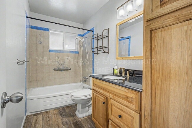 Building Photo - 4204 Hoyt St