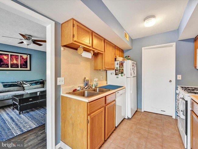 Building Photo - 212 Saratoga Ct