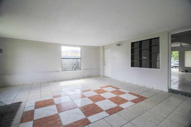 Building Photo - 15 N Oxalis Dr