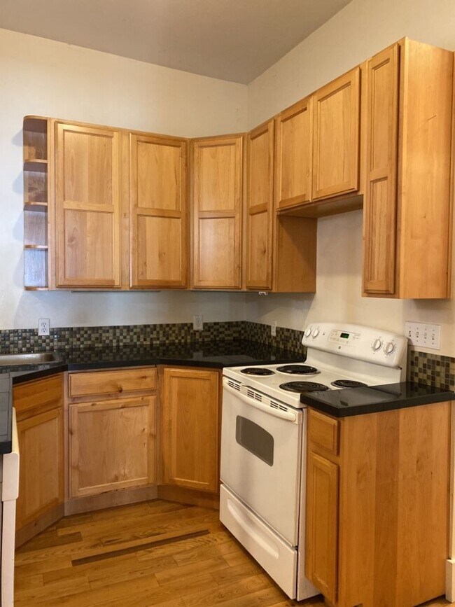 Building Photo - Classic Old Town Fort Collins 2 Bed 2 Bath Home Close to CSU