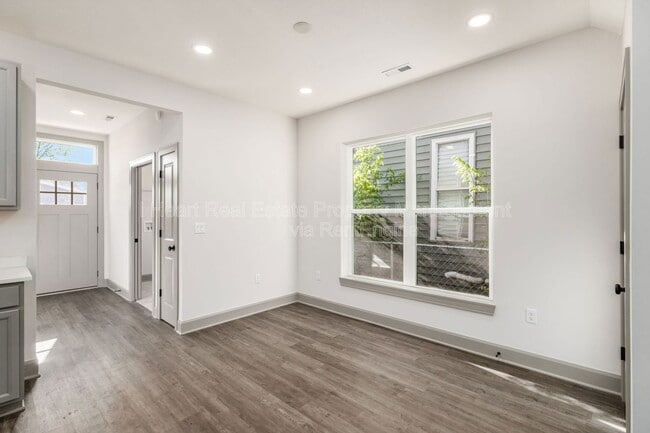 Building Photo - 72 Hayden Ave