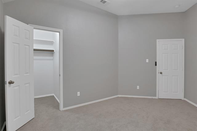 Building Photo - 9409 Stonewood Dr