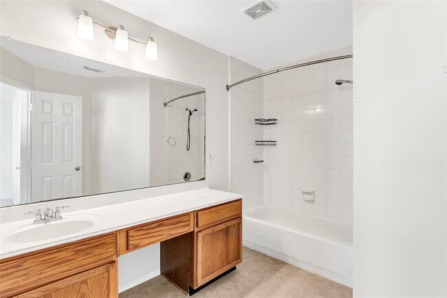 Building Photo - 9834 Bobolink Dr