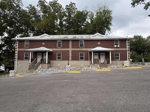 Building Photo - 527 A - D