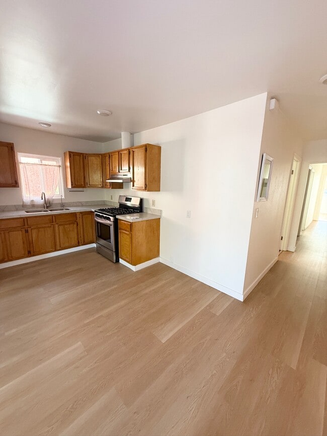 Building Photo - 2110 Glendale Blvd