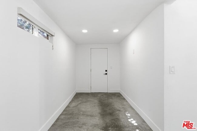 Building Photo - 6415 Madden Ave