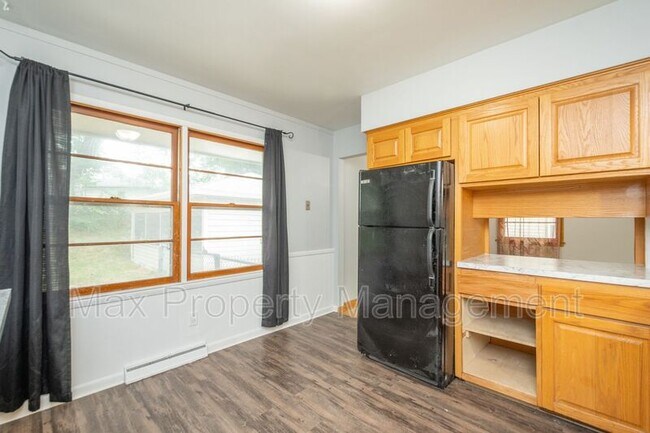 Building Photo - 3934 Oakshire Rd