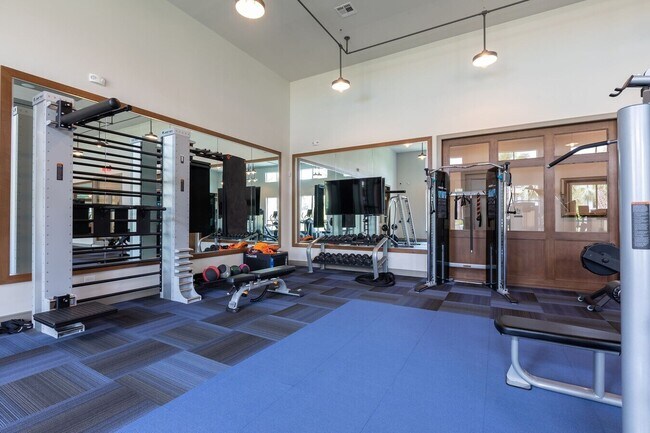 Building Photo - Modern Vibes, Maximum Comfort!