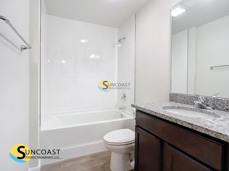 Building Photo - 20241 Peachland Blvd