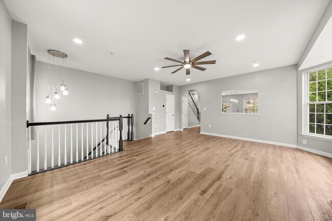 Building Photo - 154 Fieldstone Ct