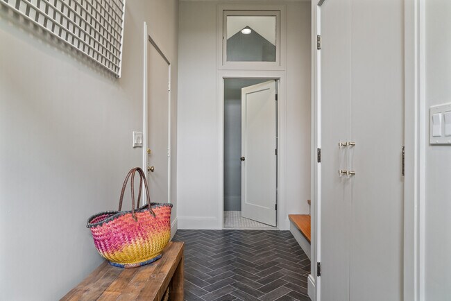 Building Photo - 175 Ruggles Ave