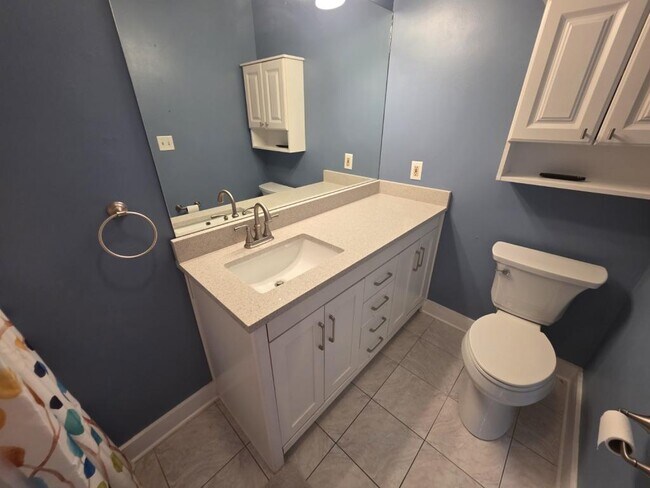 Building Photo - 112 Lake Ridge Dr