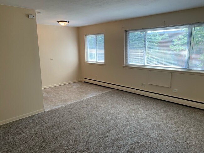 dining room area - 1248 S 51st Ct