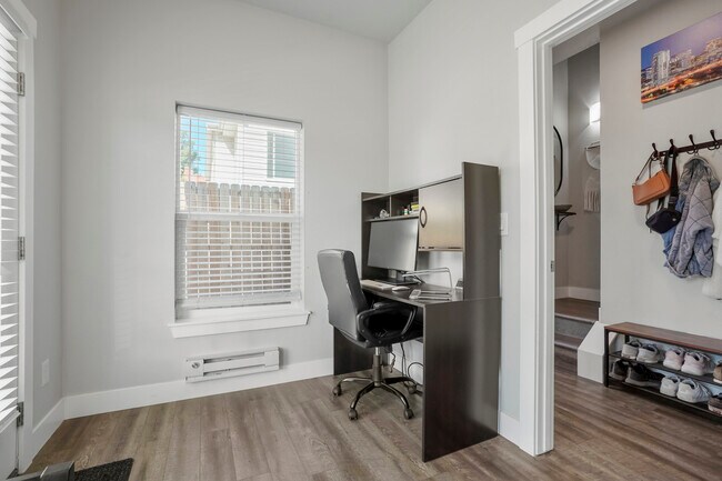 Building Photo - 3213 W Conejos Pl