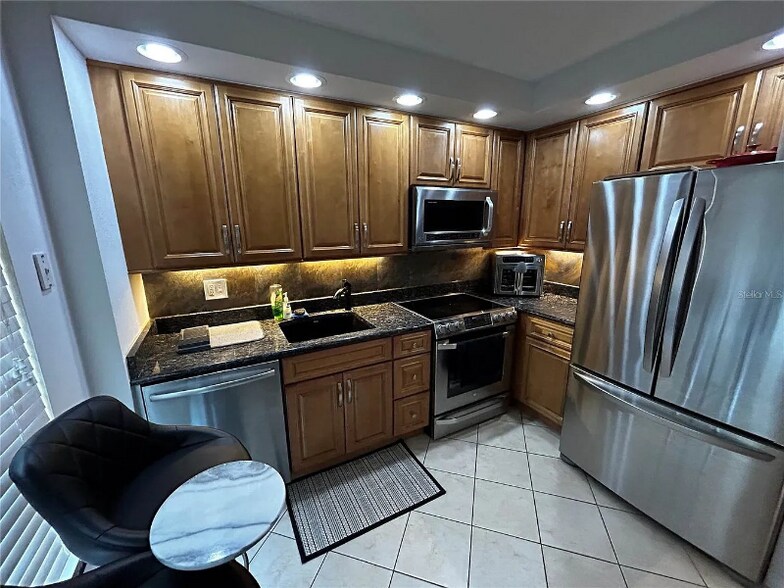 Building Photo - 2207 Belleair Rd