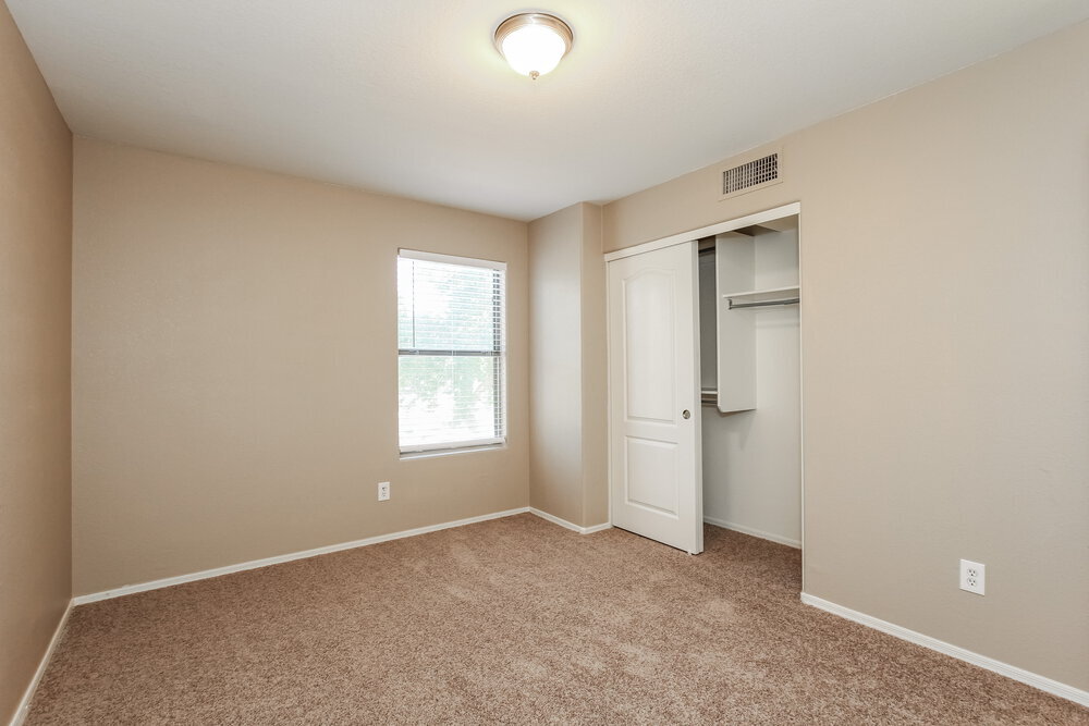 Building Photo - 2609 N 128th Dr
