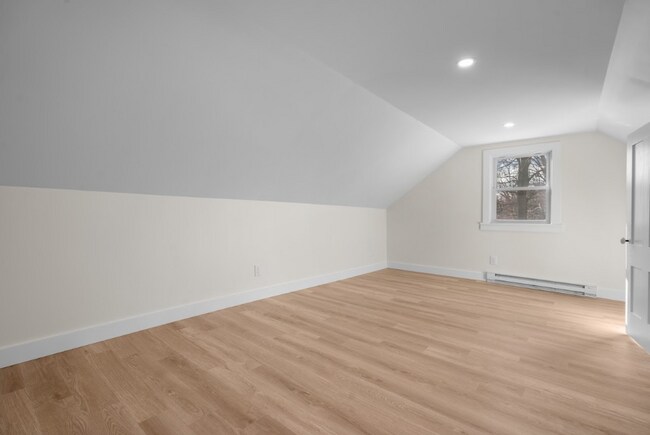 Building Photo - 17 Bridge St