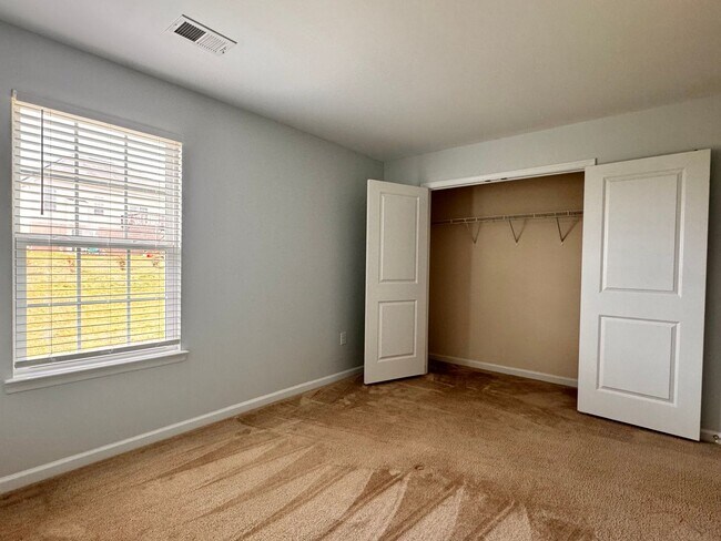 Building Photo - 145 Holly Hill Dr