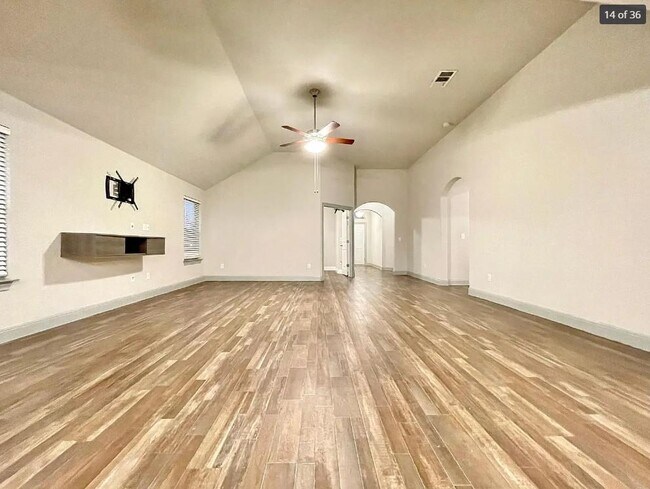 Building Photo - 205 Jude Cir