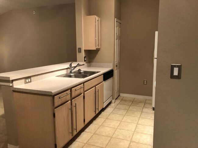 Building Photo - APARTMENT FOR RENT IN THE BEST AREA OF ORLANDO