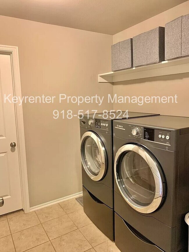 Building Photo - 3 Bed | 2 Bath in Owasso!