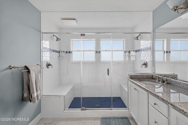 Building Photo - 7 Grove Ct