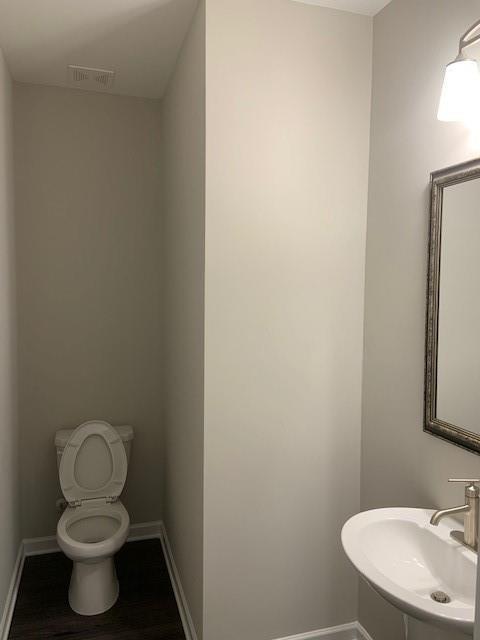 Building Photo - 3925 Redwood Dr