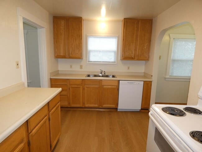 Building Photo - 1022 Caroline St