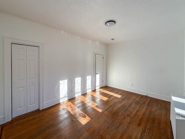 Building Photo - 36 Duncan Ave