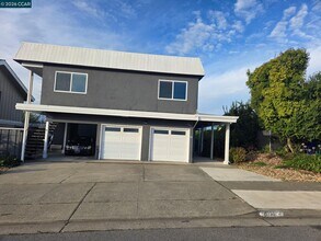 Building Photo - 3081 Birmingham Dr