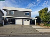 Building Photo - 3081 Birmingham Dr