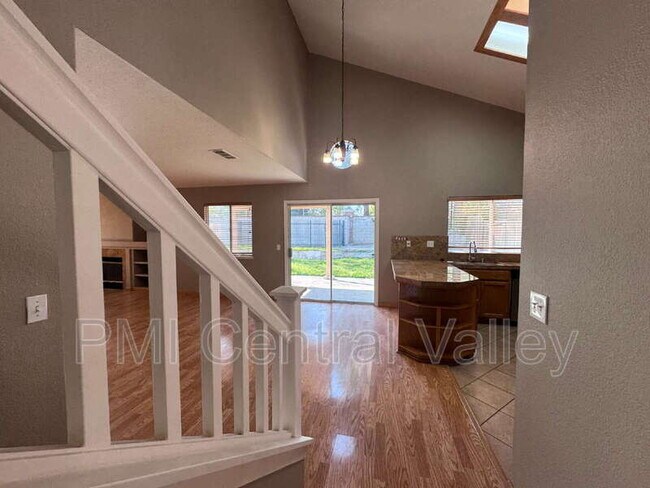 Building Photo - 10335 Point Reyes Cir