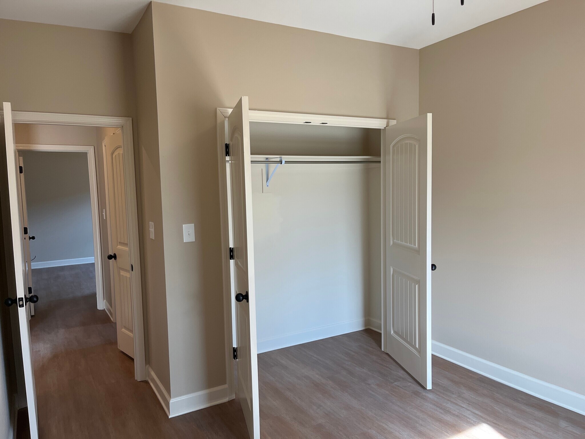 Building Photo - 137 Hayden Dr