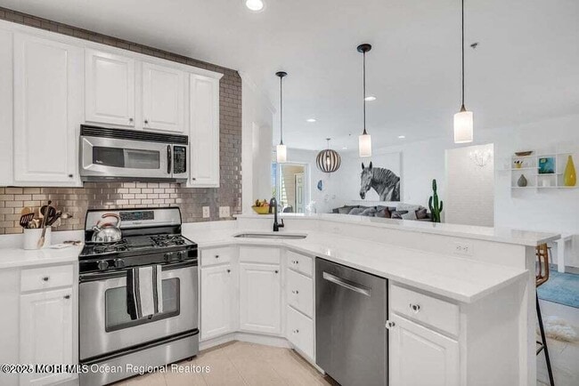 Building Photo - 22 Cooper Ave