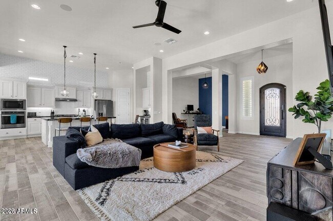 Building Photo - 4449 E Fountain St