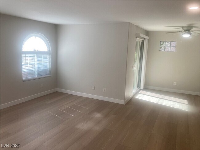 Building Photo - 3145 E Flamingo Rd