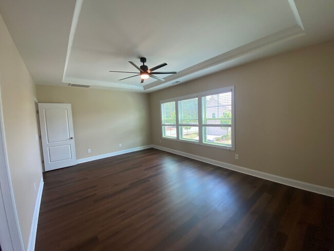 Building Photo - AVAILABLE NOW!-BUNGALOW STYLE HOME -JUST B...