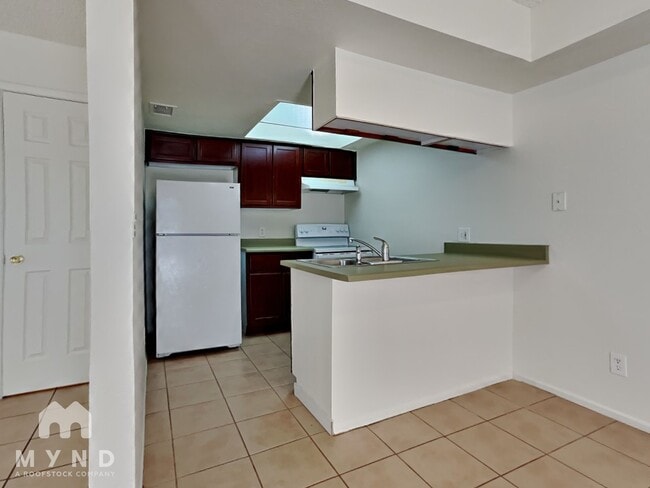 Building Photo - 5308 W Belleview St