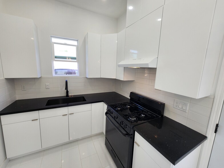 Building Photo - 10343 Penrose St