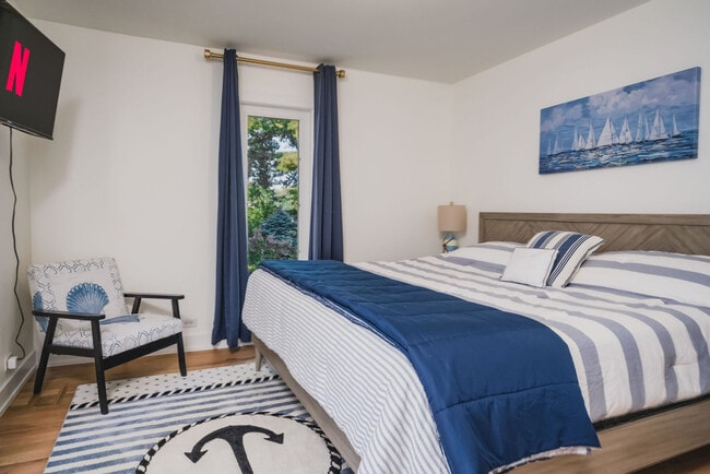 Building Photo - 184 Grand Ave