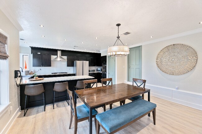 Building Photo - 303 Watts Ln