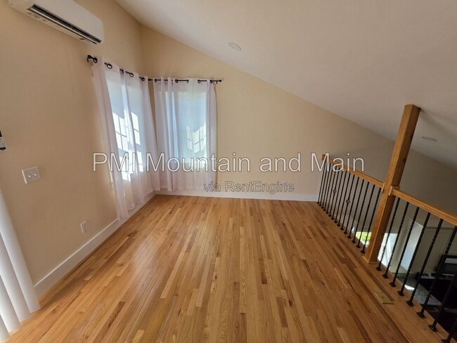 Building Photo - 104 Perennial Gardens