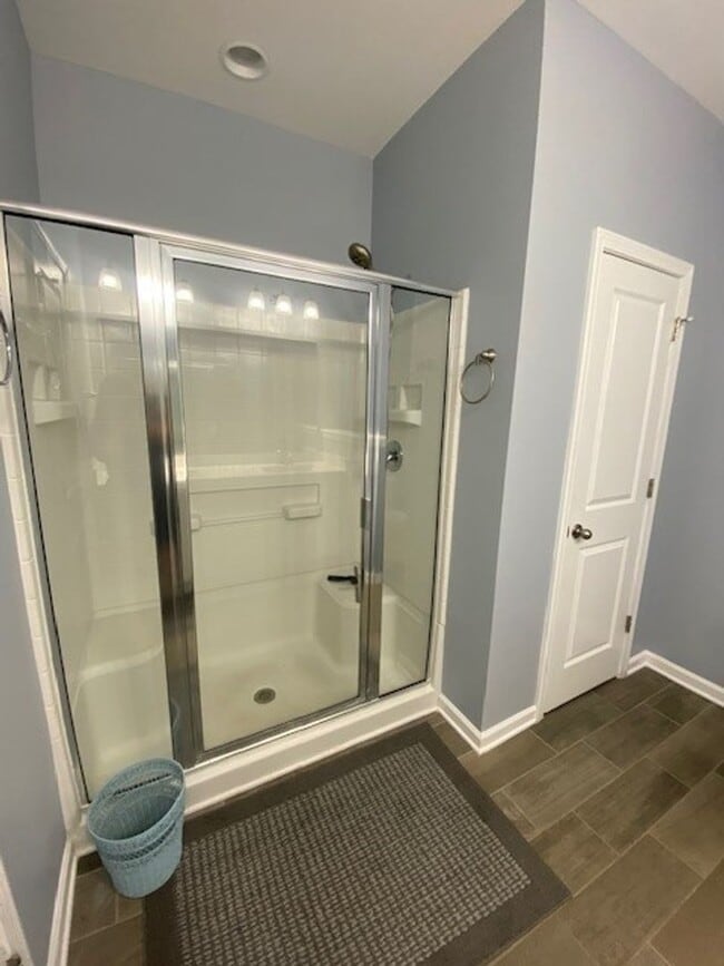 Building Photo - Welcome to this fully furnished 3-bedroom, 3-bathroom townhouse located in the vibrant Hawkeswate...