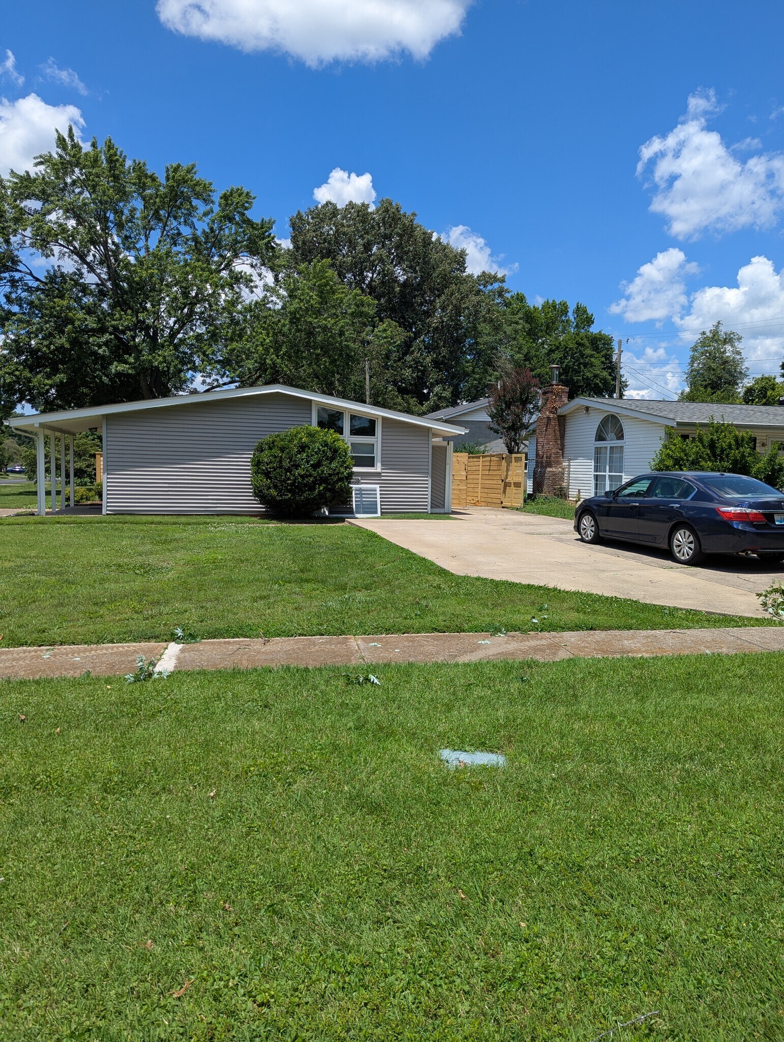 Building Photo - 1701 Brentmoor Ln