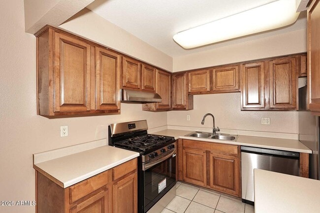 Building Photo - 303 N Miller Rd